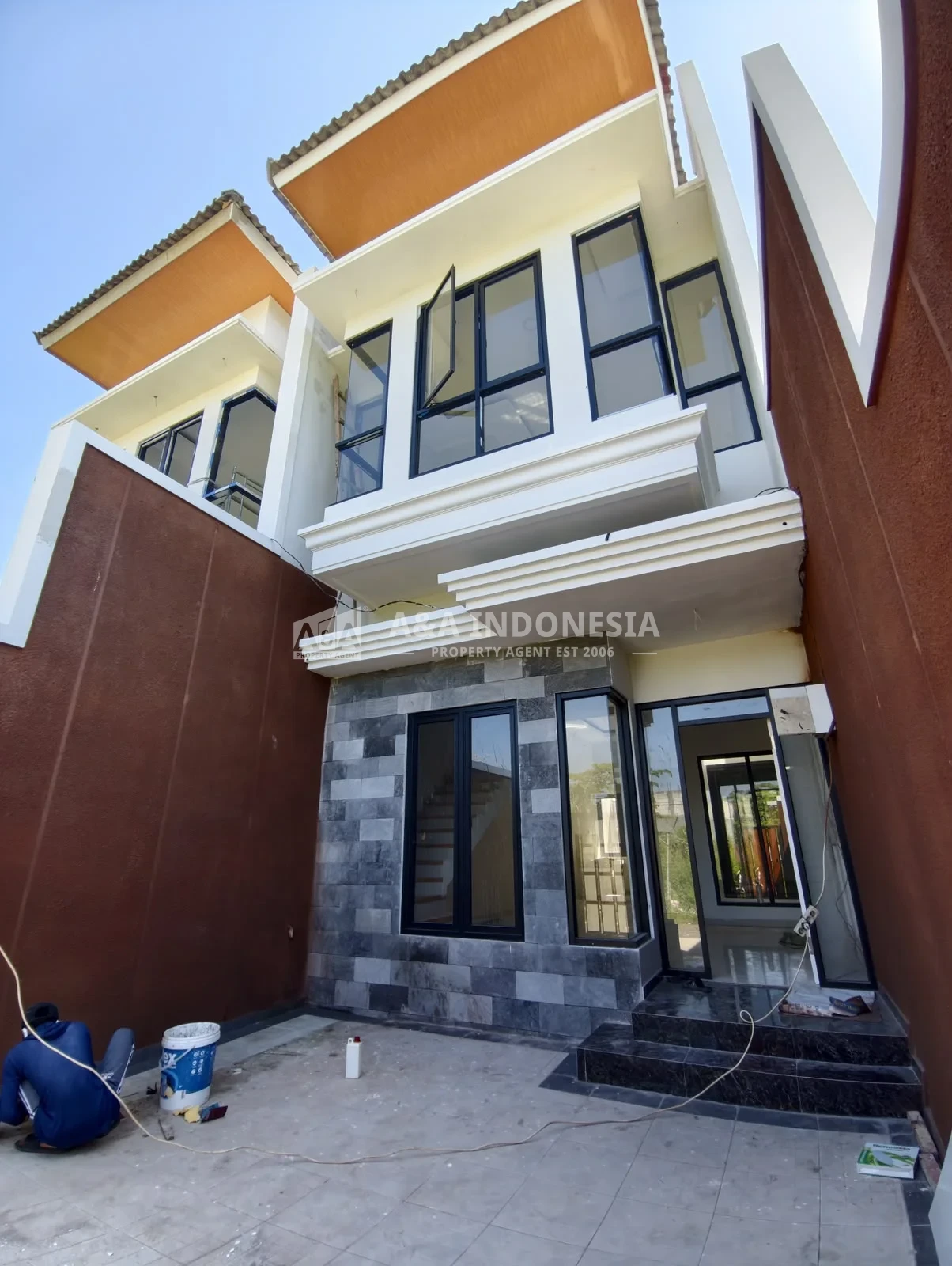 Dijual Rumah Minimalis Lokasi Strategis 2 Lantai Full Bangunan Bumi Wonorejo Asri Surabaya Timur
