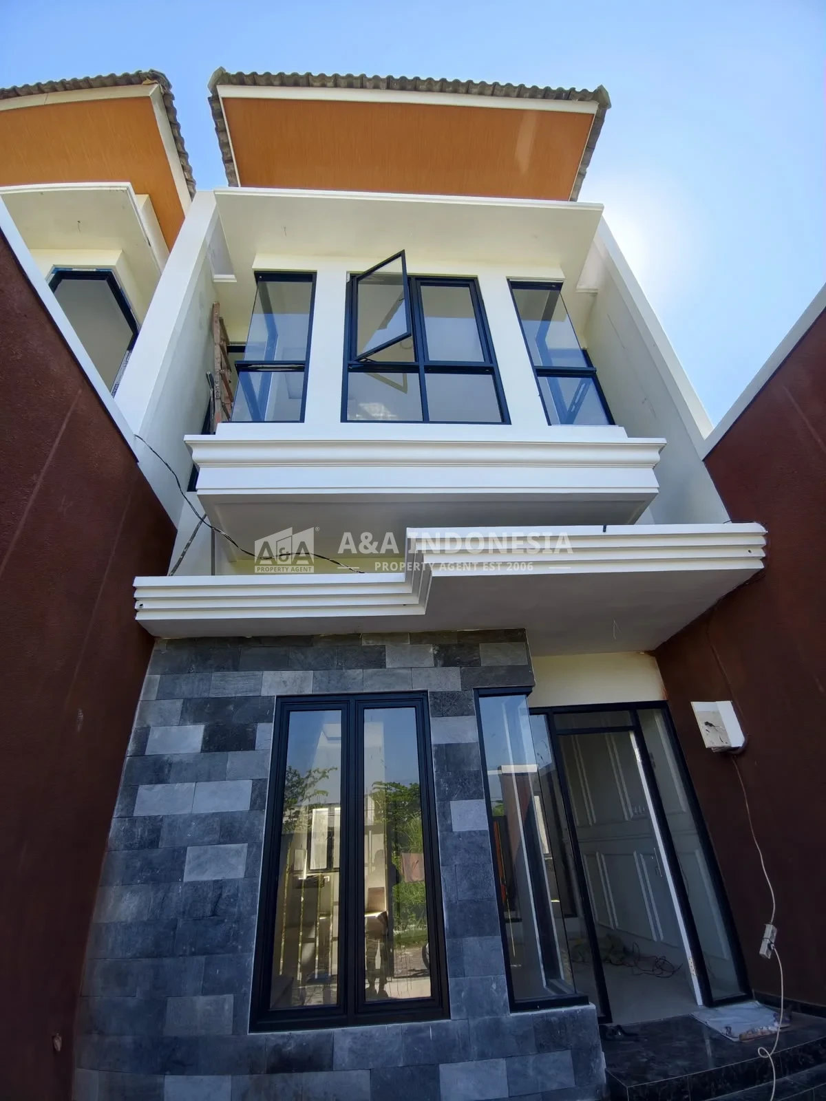 Dijual Rumah Minimalis Lokasi Strategis 2 Lantai Full Bangunan Bumi Wonorejo Asri Surabaya Timur - Thumbnail 2