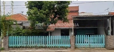 Dijual Rumah Statergis Dan Cocok Untuk Usaha di Gayungsari - Image 1