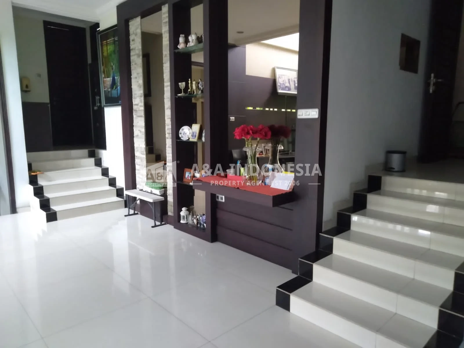 Jual Rumah Mewah Bukit Telaga Golf Lokasi Premium Citraland Surabaya - Thumbnail 6