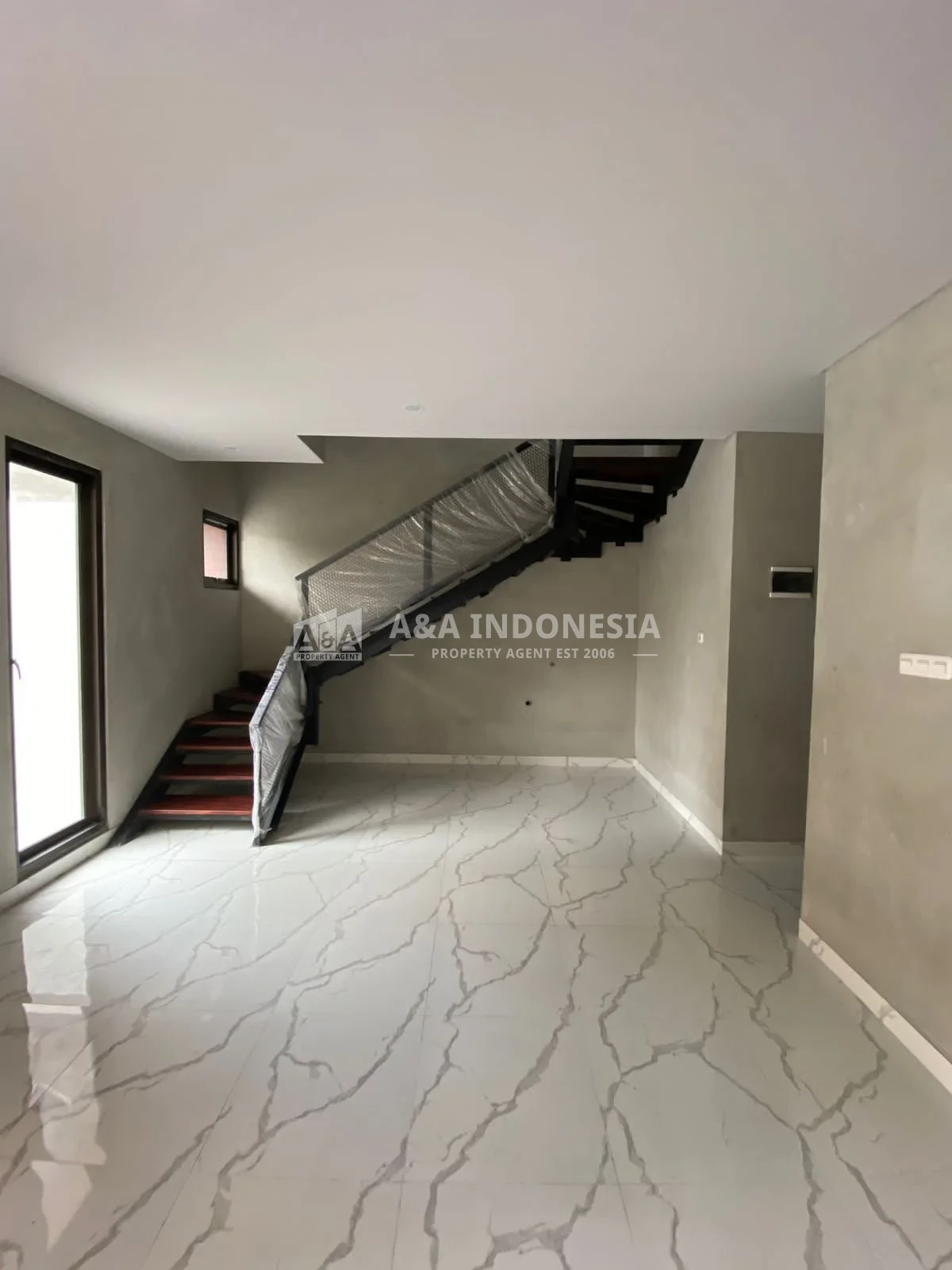 Jual Rumah 2 Lantai Baru Gress Kutisari Indah Utara Tipe Scandinavian Surabaya - Thumbnail 2