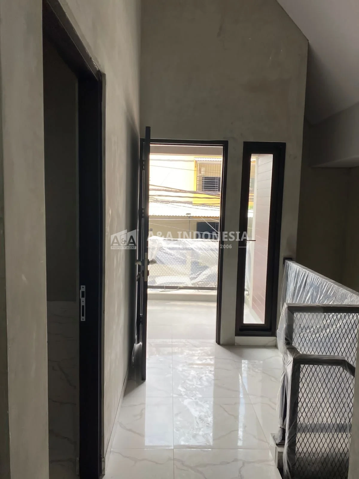 Jual Rumah 2 Lantai Baru Gress Kutisari Indah Utara Tipe Scandinavian Surabaya - Thumbnail 3