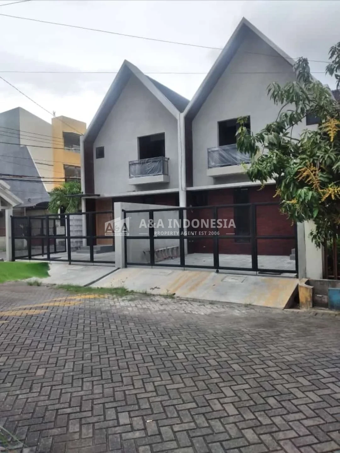 Jual Rumah Baru Gress 2 Lantai Kutisari Indah Lokasi Strategis Surabaya