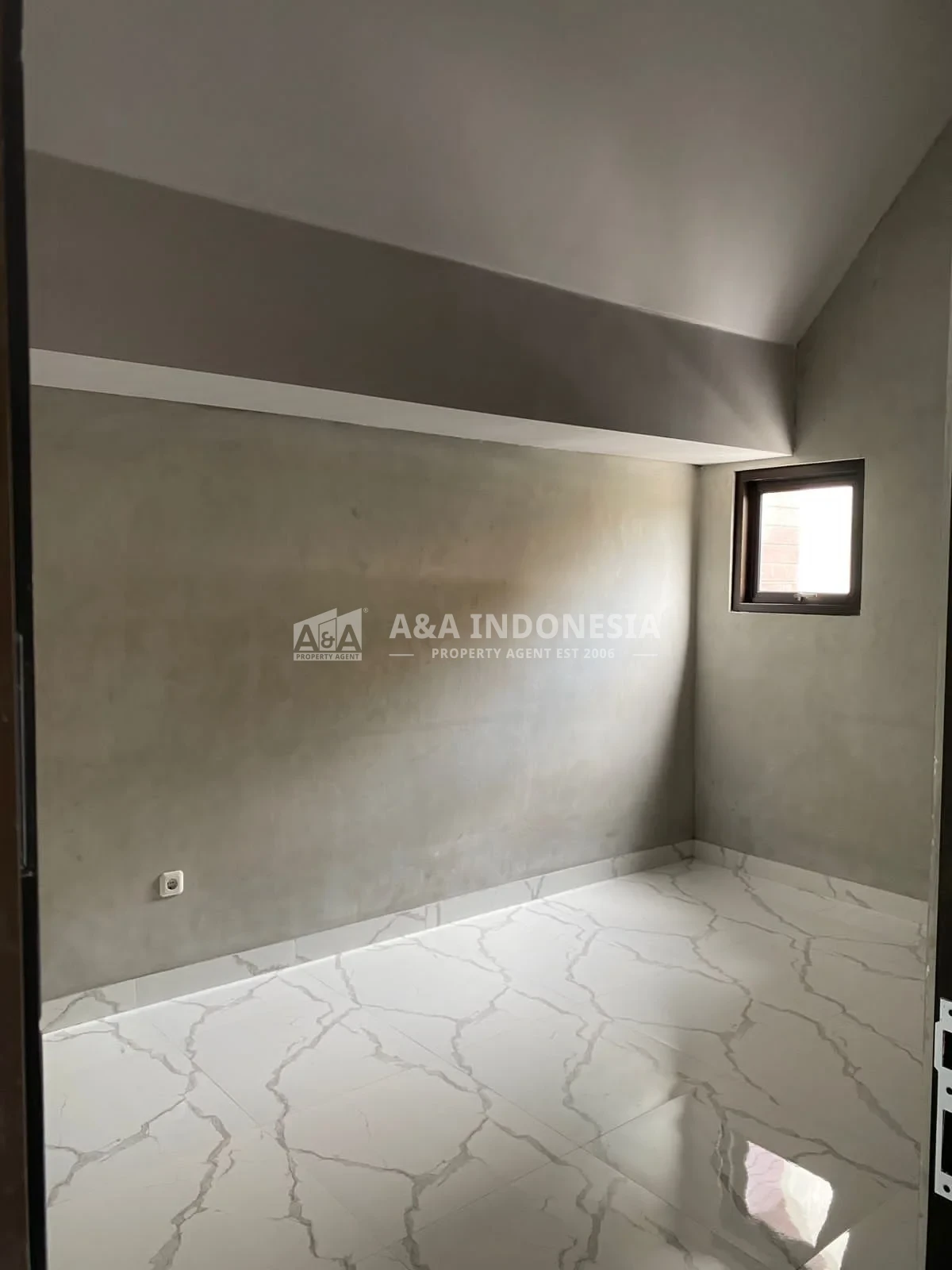Jual Rumah Baru Gress 2 Lantai Kutisari Indah Lokasi Strategis Surabaya - Thumbnail 4