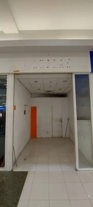 Dijual/Disewakan Stand Royal Plaza Lantai Ground Lokasi Strategis Surabaya Selatan