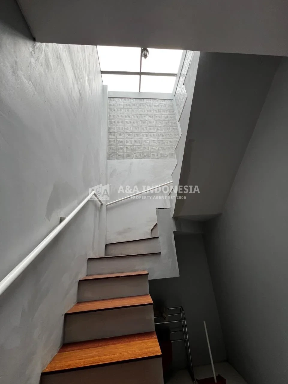 Disewakan Rumah 2 Lantai Green Orchid Lokasi Strategis Malang Jawa Timur - Thumbnail 2