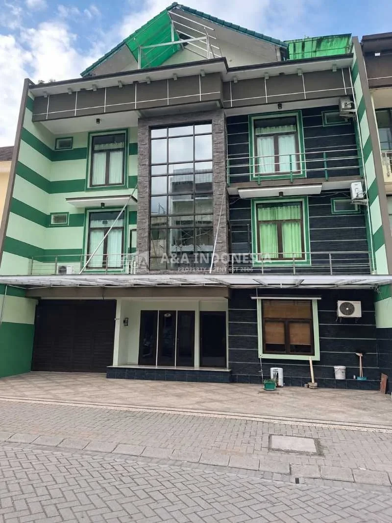 Dijual Kost 4 Lantai Strategis di Waterfront Citraland Surabaya Barat
