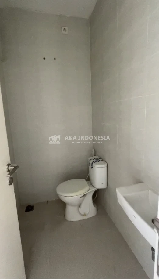 Dijual Rumah Lokasi Strategis 2 Lantai Northwest Lake Citraland Surabaya Barat - Thumbnail 5