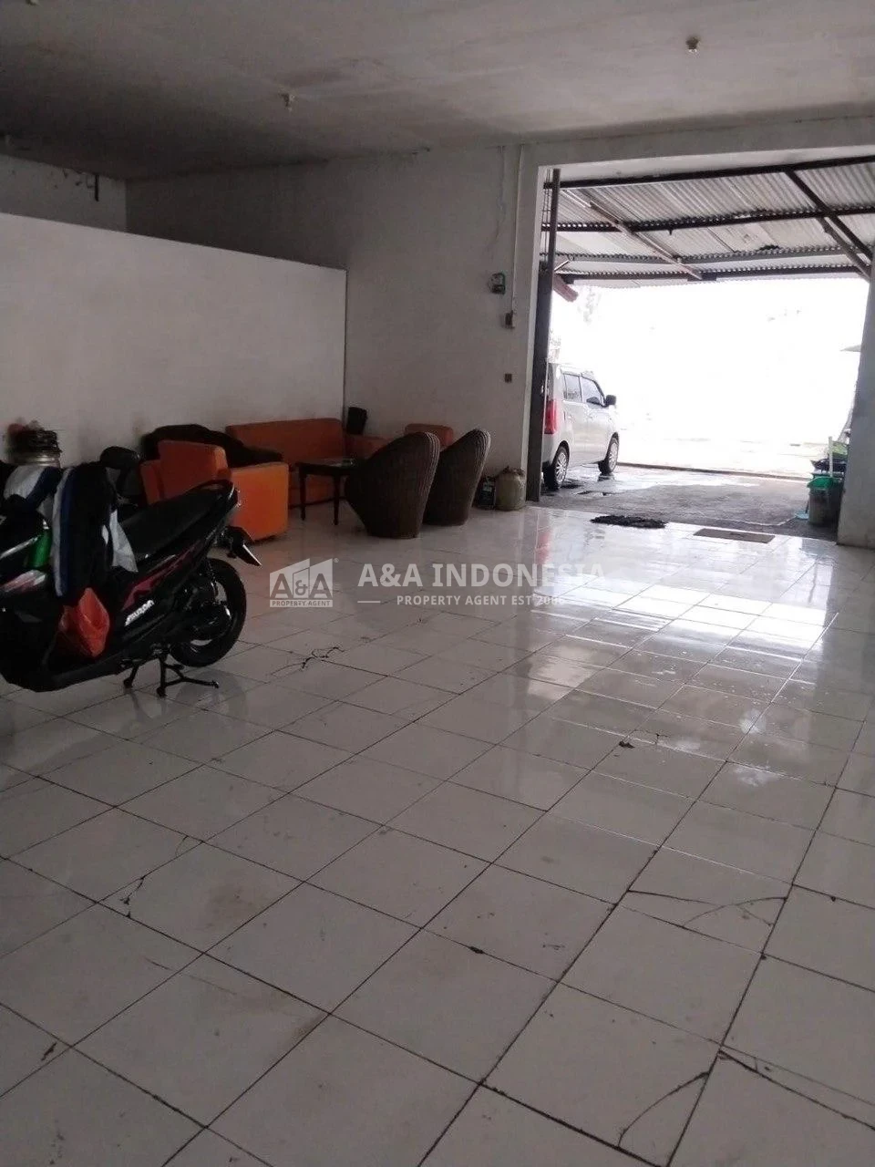 Jual / Sewa Bangunan Ex. Showroom Mobil Jl. Ahmad Yani Lokasi Strategis di Malang Jawa Timur - Thumbnail 3