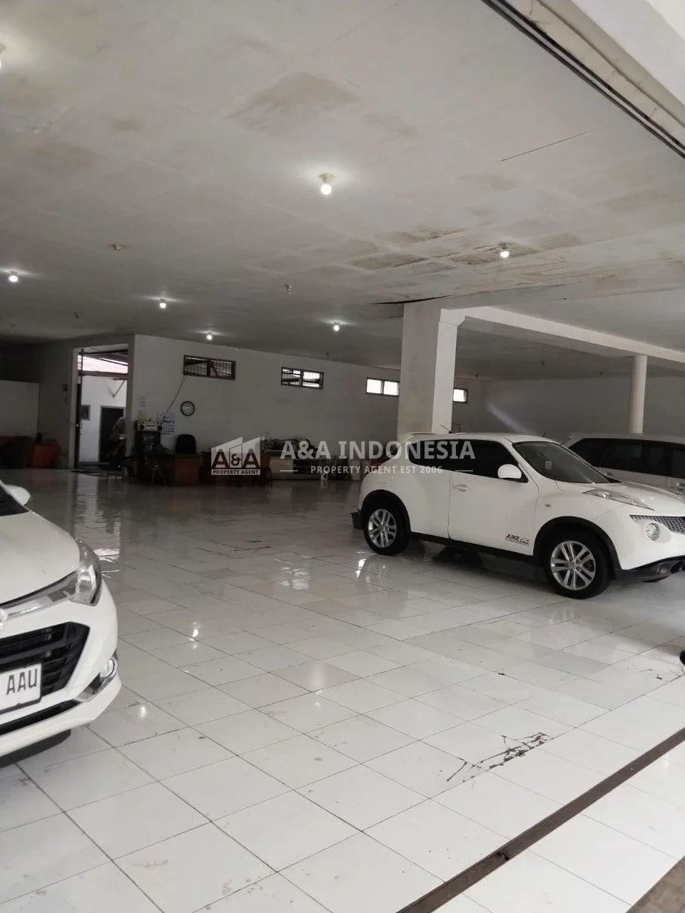 Jual / Sewa Bangunan Ex. Showroom Mobil Jl. Ahmad Yani Lokasi Strategis di Malang Jawa Timur - Thumbnail 5