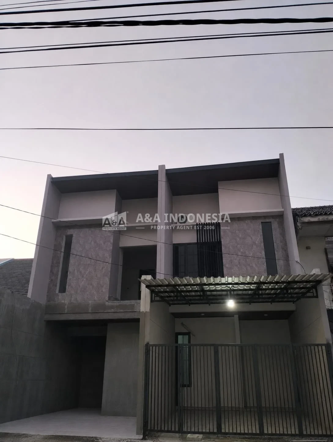 Jual Rumah 2 Lantai Baru Gress Tenggilis Mejoyo Lokasi Strategis Surabaya - Image 1
