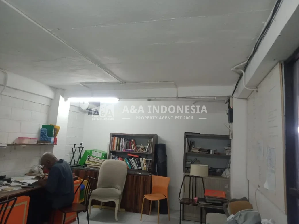 Jual Gudang Kedinding Tengah Lokasi Strategis Surabaya - Thumbnail 8