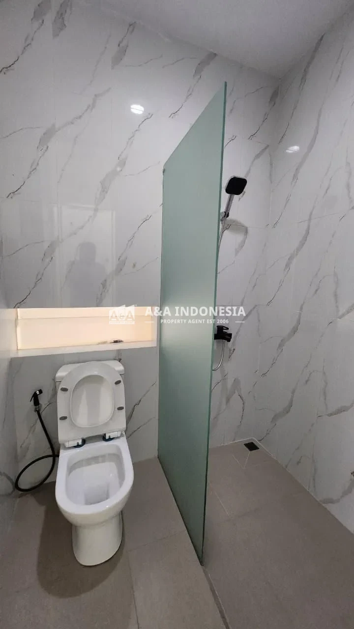 Dijual Rumah Minimalis Lokasi Strategis 2 lantai Stamford Citraland Surabaya Barat - Thumbnail 5