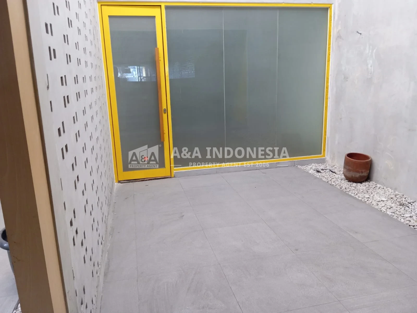 Disewakan Rumah Usaha Raya Nginden Lokasi Istimewa Strategis Surabaya - Thumbnail 3