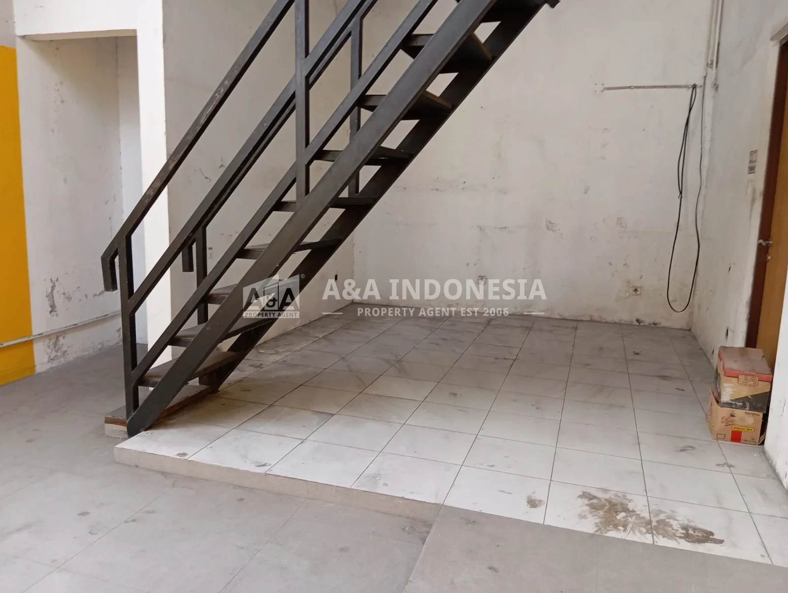 Disewakan Rumah Usaha Raya Nginden Lokasi Istimewa Strategis Surabaya - Thumbnail 7