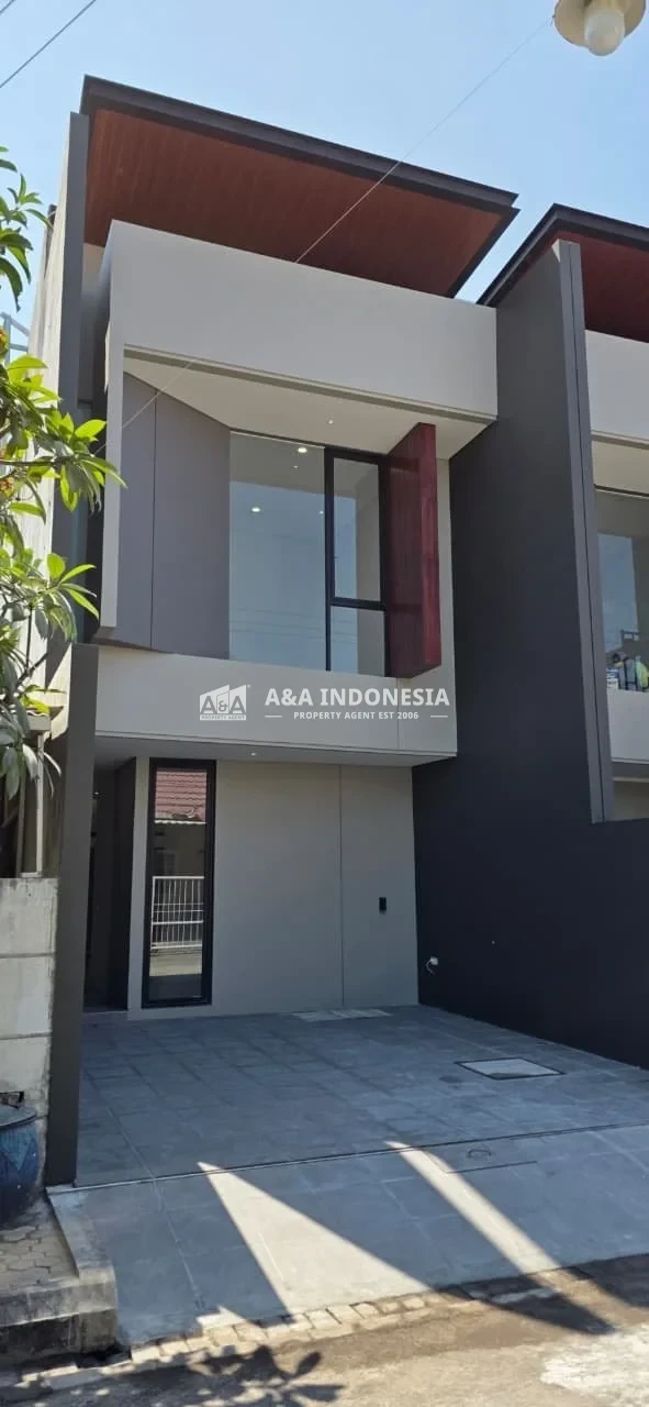 Dijual Rumah Lokasi Strategis Sutorejo Prima Indah Utara Surabaya Utara - Image 1