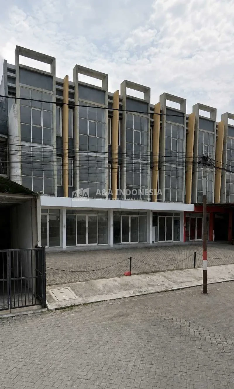 Disewakan Atau Dijual 2 Ruko Jejer Minimalis Modern Di Jalan Monginsidi, Sidoarjo - Image 1