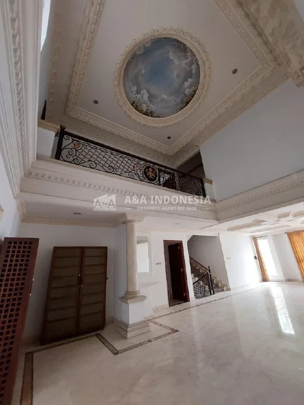 Dijual Murah Rumah Mewah Model Classic Lantai Marmer Selat Golf Citraland Surabaya Barat - Thumbnail 2