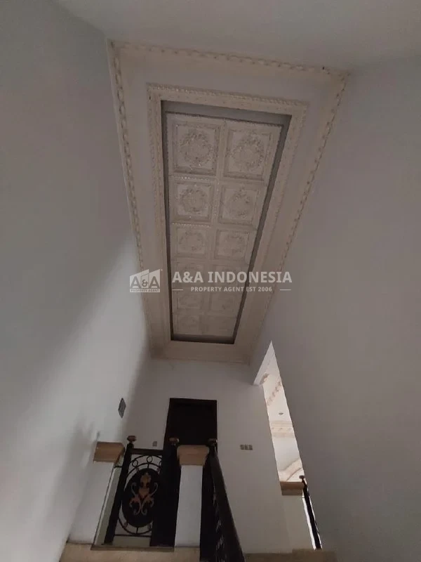 Dijual Murah Rumah Mewah Model Classic Lantai Marmer Selat Golf Citraland Surabaya Barat - Thumbnail 3