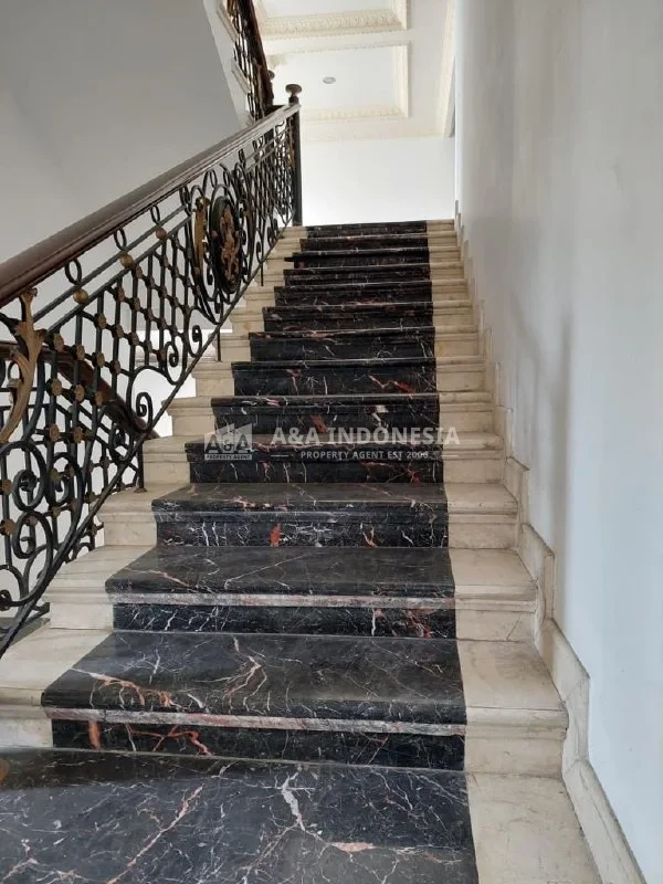 Dijual Murah Rumah Mewah Model Classic Lantai Marmer Selat Golf Citraland Surabaya Barat - Thumbnail 4
