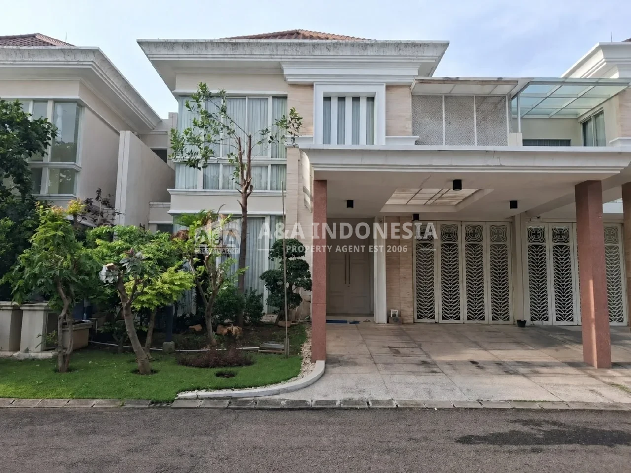 Dijual Rumah La Riz Minimalis Carport 2 mobil Kawasan Premium Pakuwon Indah Surabaya Barat - Image 1