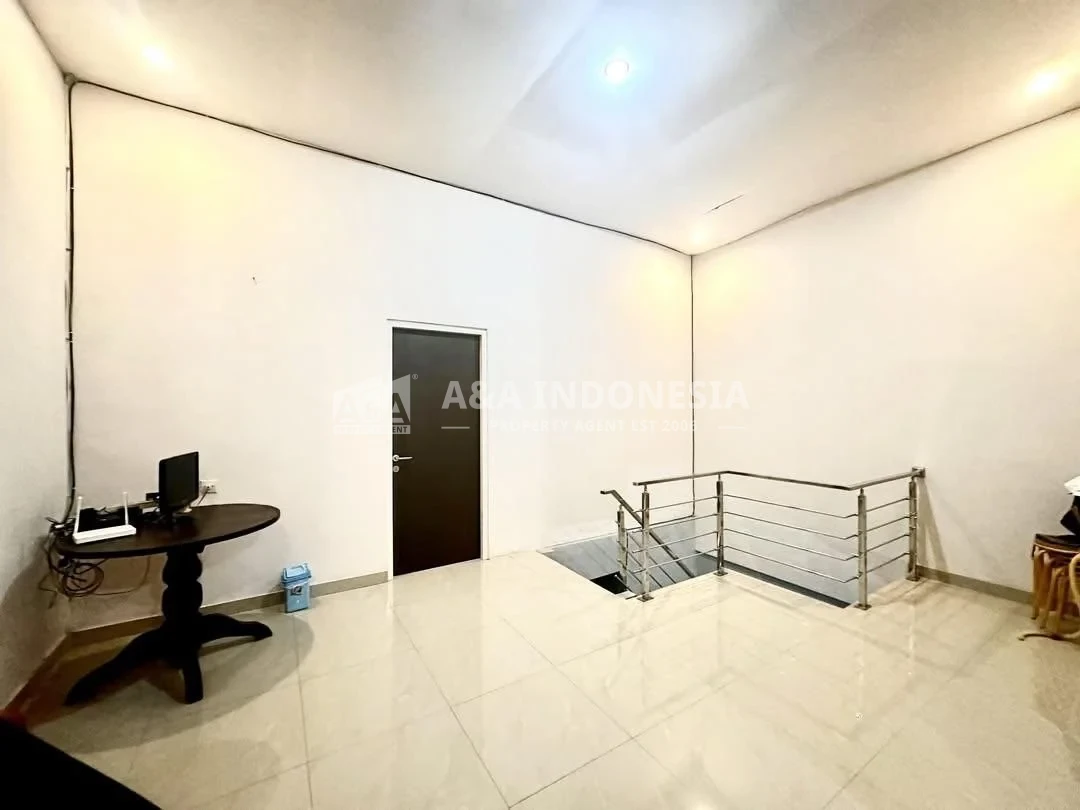 Dijual Rumah Siap Huni Di Kawasan Semolowaru Elok Surabaya Timur - Image 1