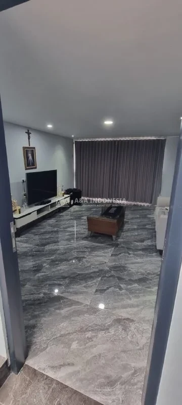 Dijual Rumah Lokasi Strategis, Siap Huni, Row Jalan 3 Mobil Waterfront Citraland Surabaya Barat - Thumbnail 6