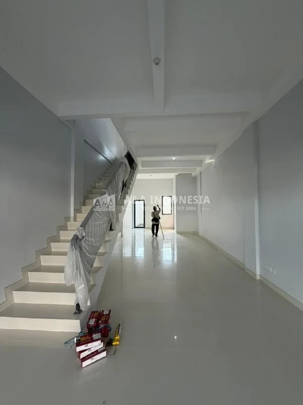 Disewakan Ruko Lokasi Strategis One Arcade Phase 3 Citraland Surabaya Barat - Thumbnail 3
