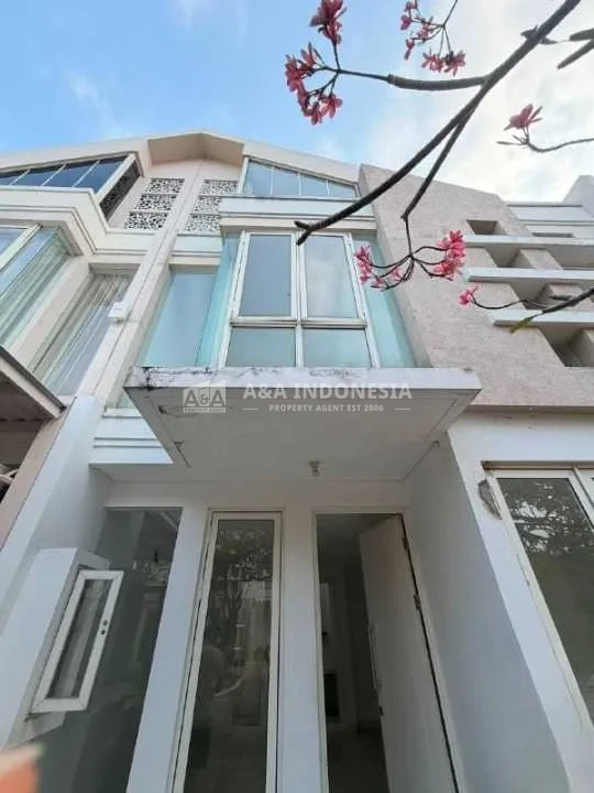 Disewakan Rumah Strategis Klaster Zimbali Costa Grand Island Pakuwon City Surabaya Timur
