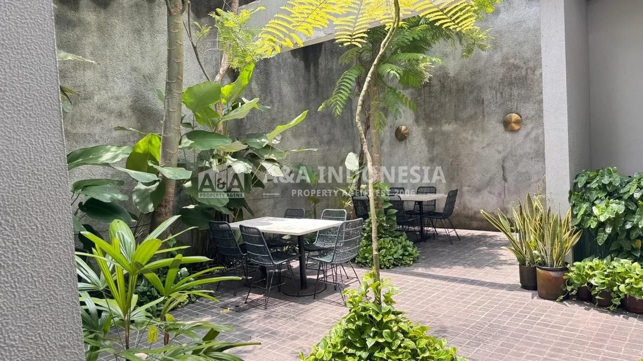 Disewakan Rumah Usaha Lokasi Strategis di Raya Dharmahusada Surabaya Timur - Thumbnail 2