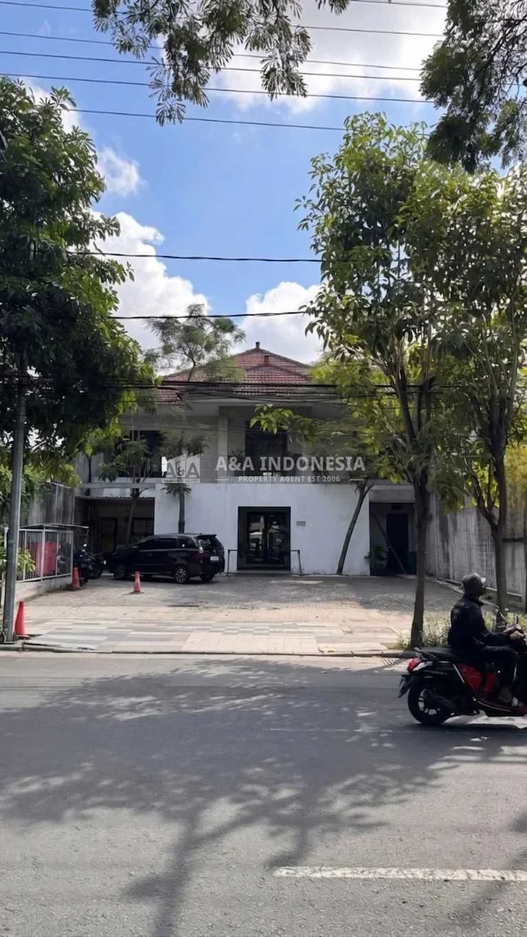 Disewakan Rumah Usaha Lokasi Strategis di Raya Dharmahusada Surabaya Timur - Thumbnail 7