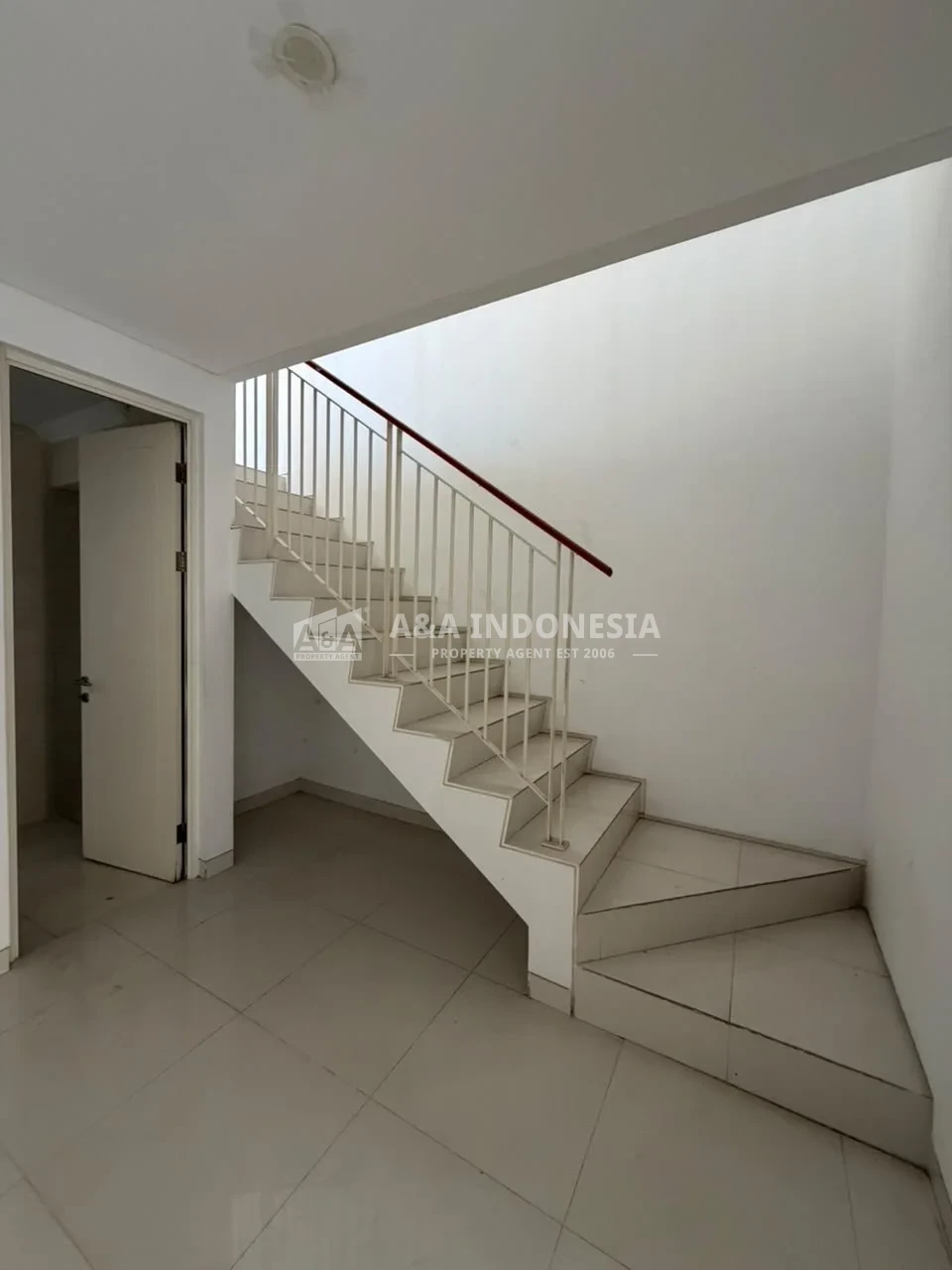 Disewakan Rumah Strategis Di Jalan Zimbali Costa, Surabaya Timur - Thumbnail 3