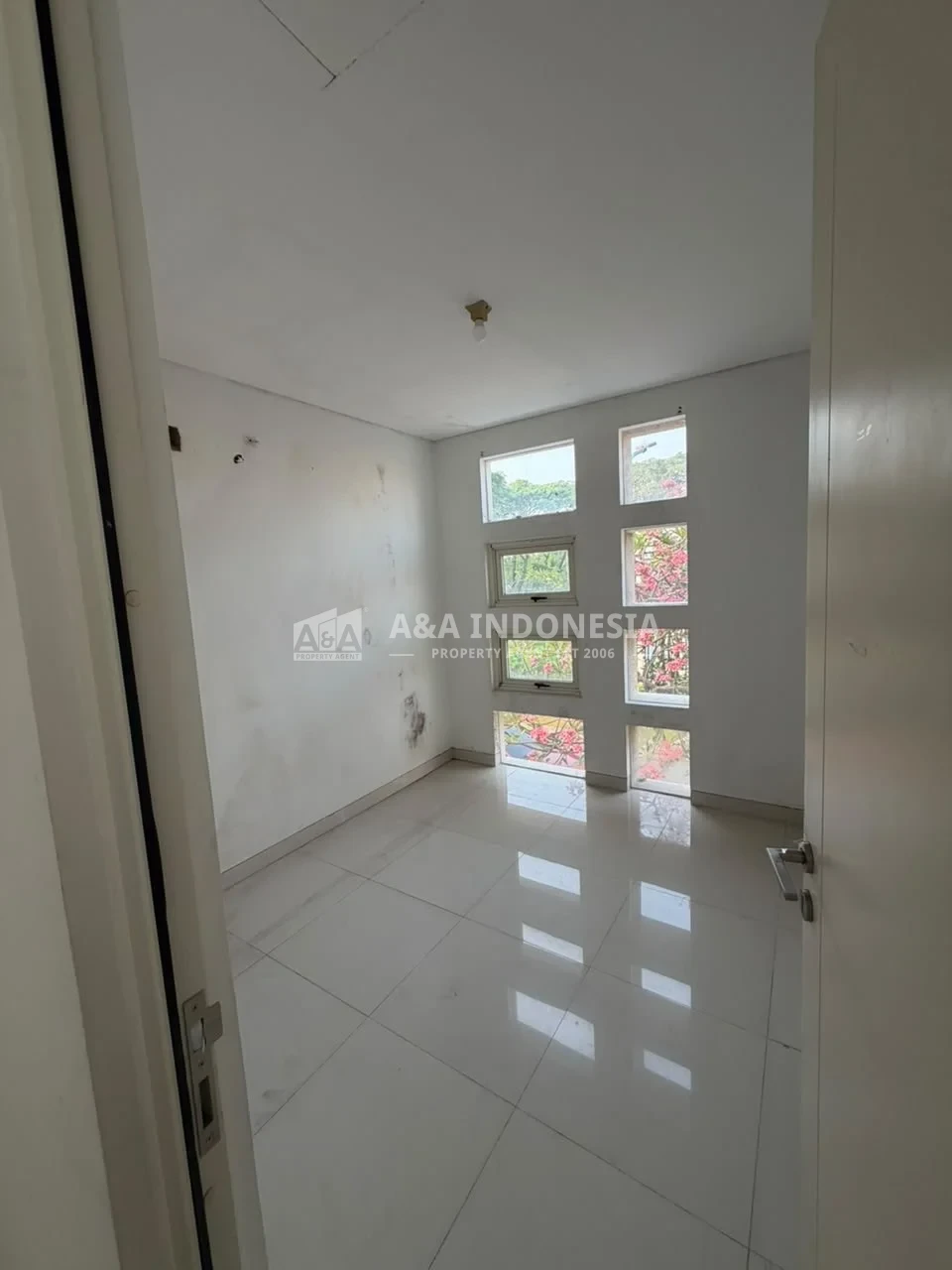 Disewakan Rumah Strategis Di Jalan Zimbali Costa, Surabaya Timur - Thumbnail 4