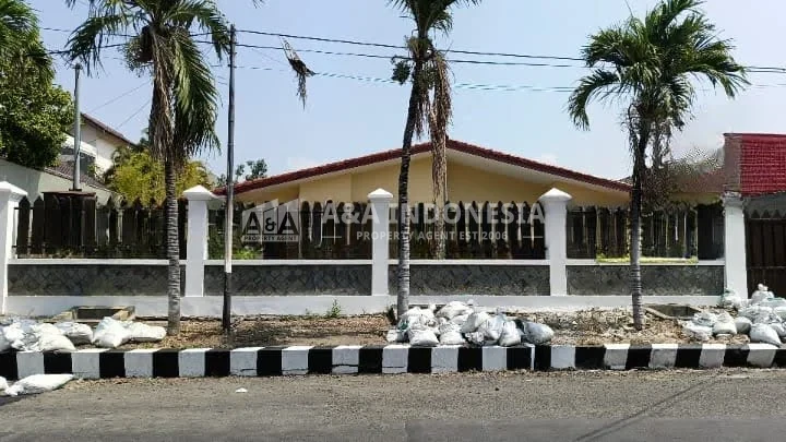 Dijual Rumah Komersial di Area Darmo Permai Timur, Surabaya Barat - Image 1