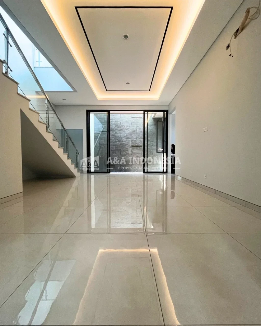 Dijual rumah baru minimalis mewah di Jalan Woodland Citraland, Surabaya Barat - Thumbnail 6