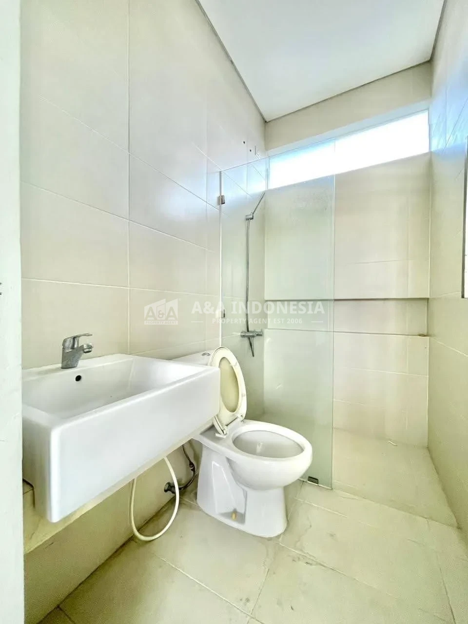 Jual Rumah 2 Lantai Murah Pelican Hill Lokasi Strategis Citraland Utara Surabaya, Butuh Jual Cepat - Thumbnail 4