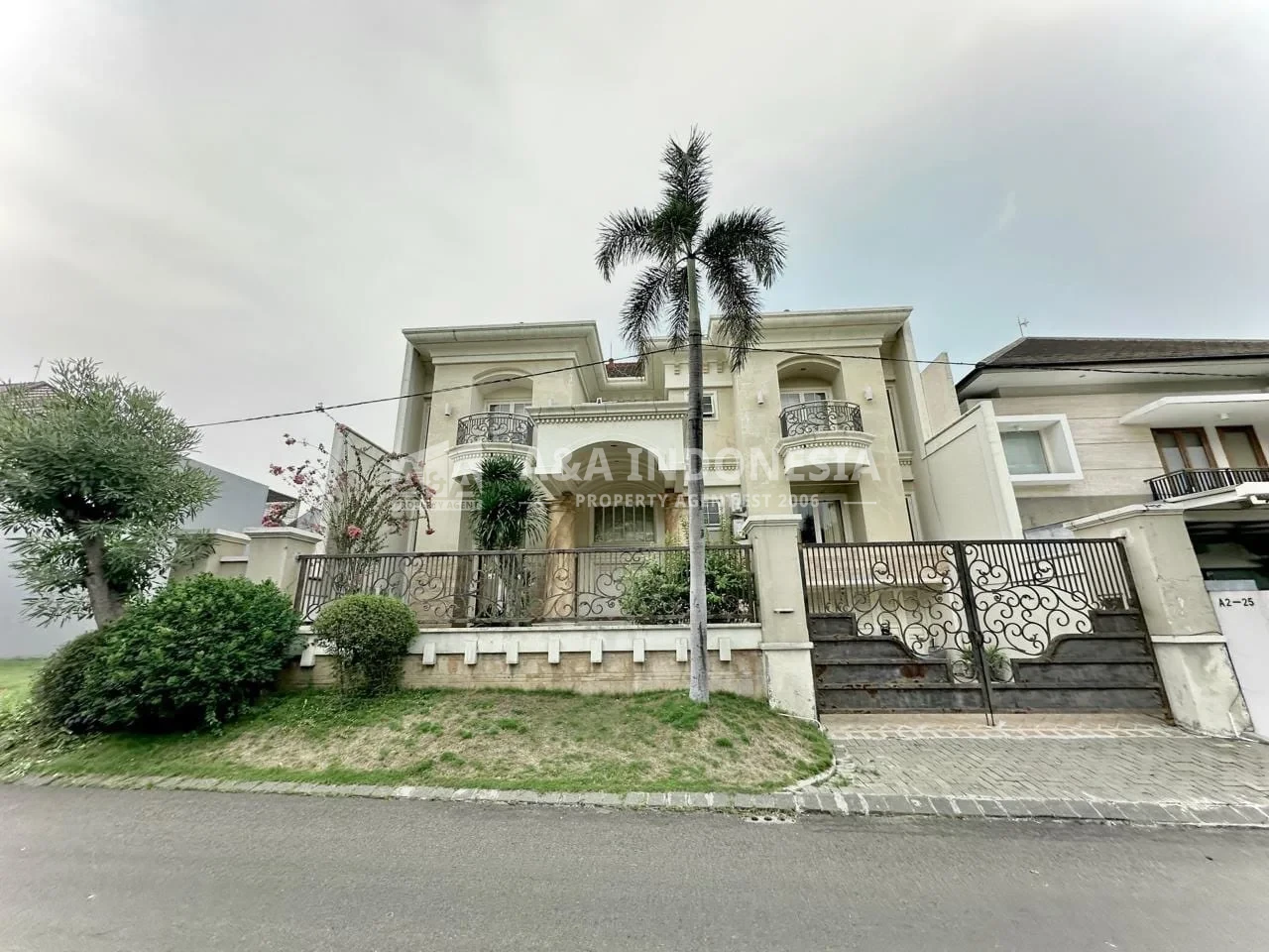 Jual Rumah 2 Lantai High Value Living Villa Sentra Raya Citraland Surabaya
