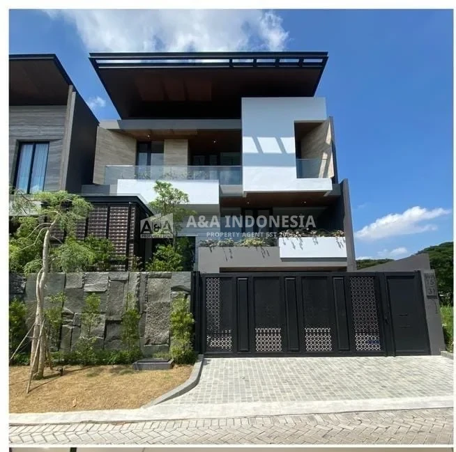 Jual Rumah 2 Lantai Hao Gan Baru Gress Water Front Lokasi Premium Citraland Surabaya