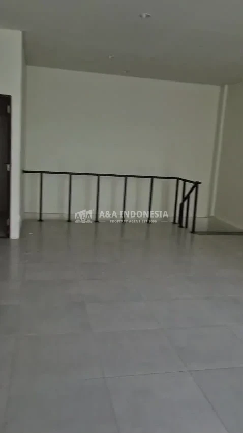 Dijual / Disewa Ruko Tierra Soho Surabaya Barat Hadap Jalan Raya Dekat Hokky & Isen - Thumbnail 3