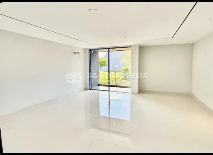 Dijual Rumah Baru Gress 2 Lantai Lokasi Premium Bukit Golf International Citraland Surabaya Barat - Thumbnail 3