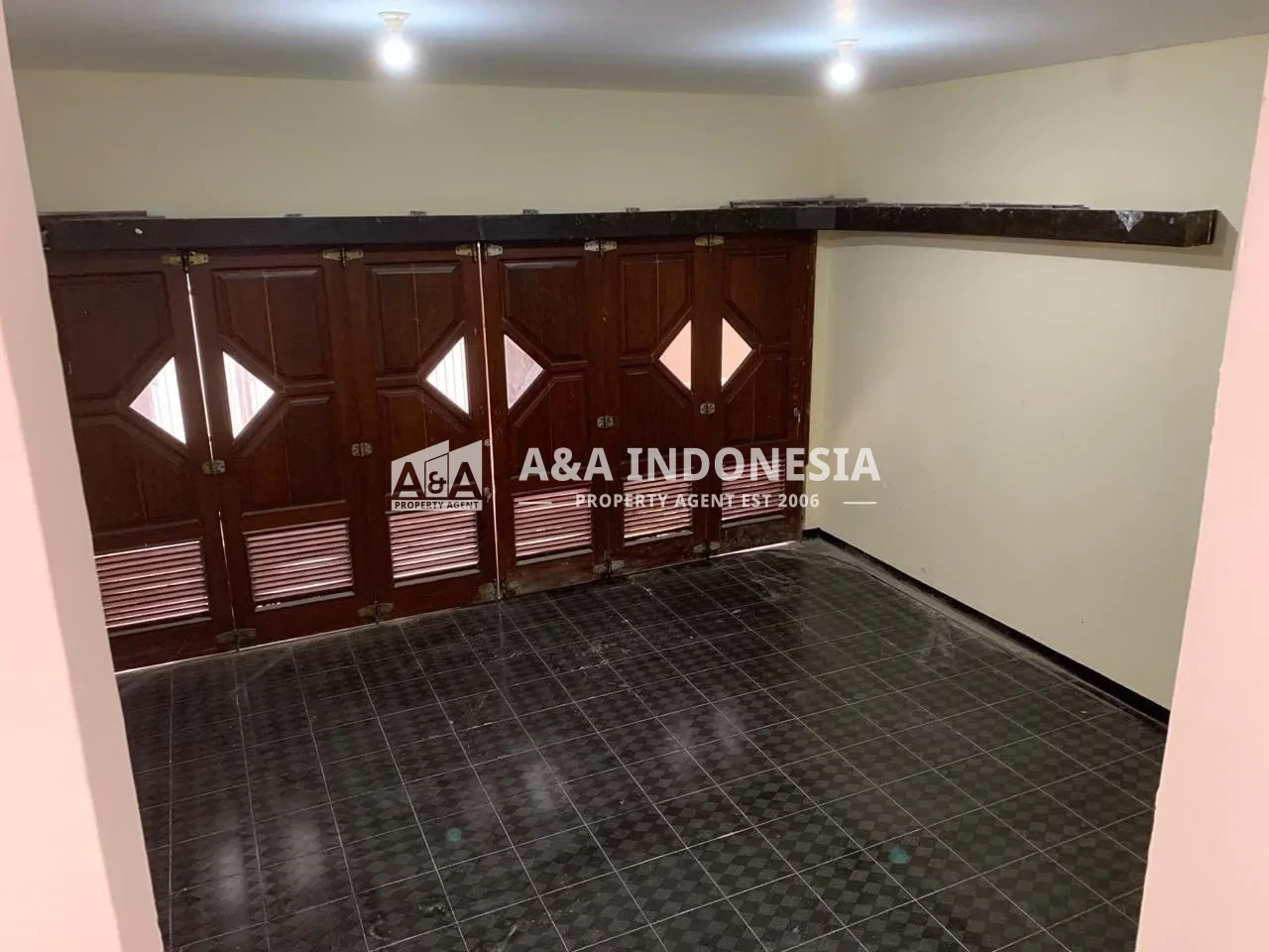 Dijual Rumah Mewah 2 Lantai Lokasi Strategis Graha Famili Surabaya Barat - Thumbnail 3