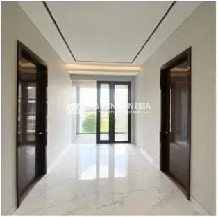 Dijual Rumah Modern Minimalis Baru Gress 2 Lantai Lokasi Premium Water Front Lokasi Citraland Surabaya Barat - Thumbnail 2