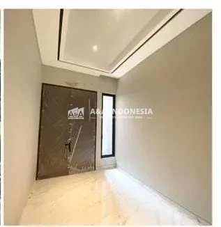 Dijual Rumah Modern Minimalis Baru Gress 2 Lantai Lokasi Premium Water Front Lokasi Citraland Surabaya Barat - Thumbnail 4