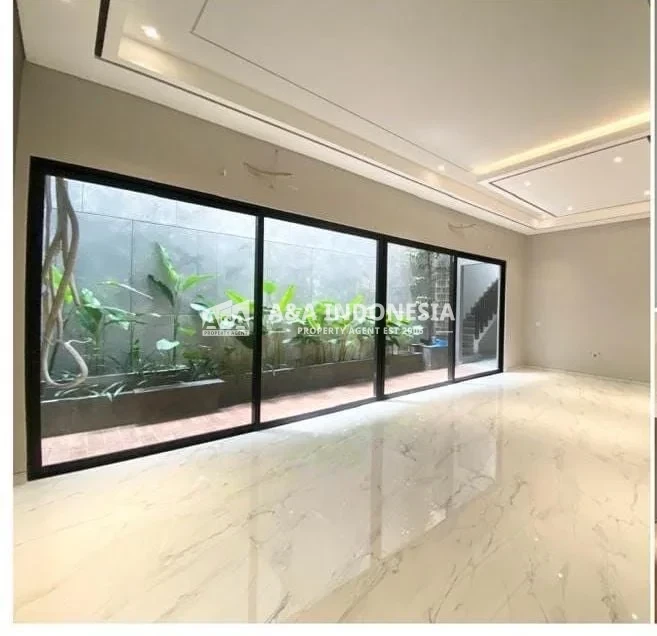 Dijual Rumah Modern Minimalis Baru Gress 2 Lantai Lokasi Premium Water Front Lokasi Citraland Surabaya Barat - Thumbnail 6