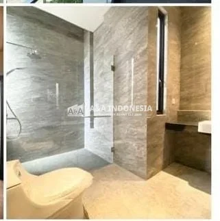 Dijual Rumah Modern Minimalis Baru Gress 2 Lantai Lokasi Premium Water Front Lokasi Citraland Surabaya Barat - Thumbnail 7