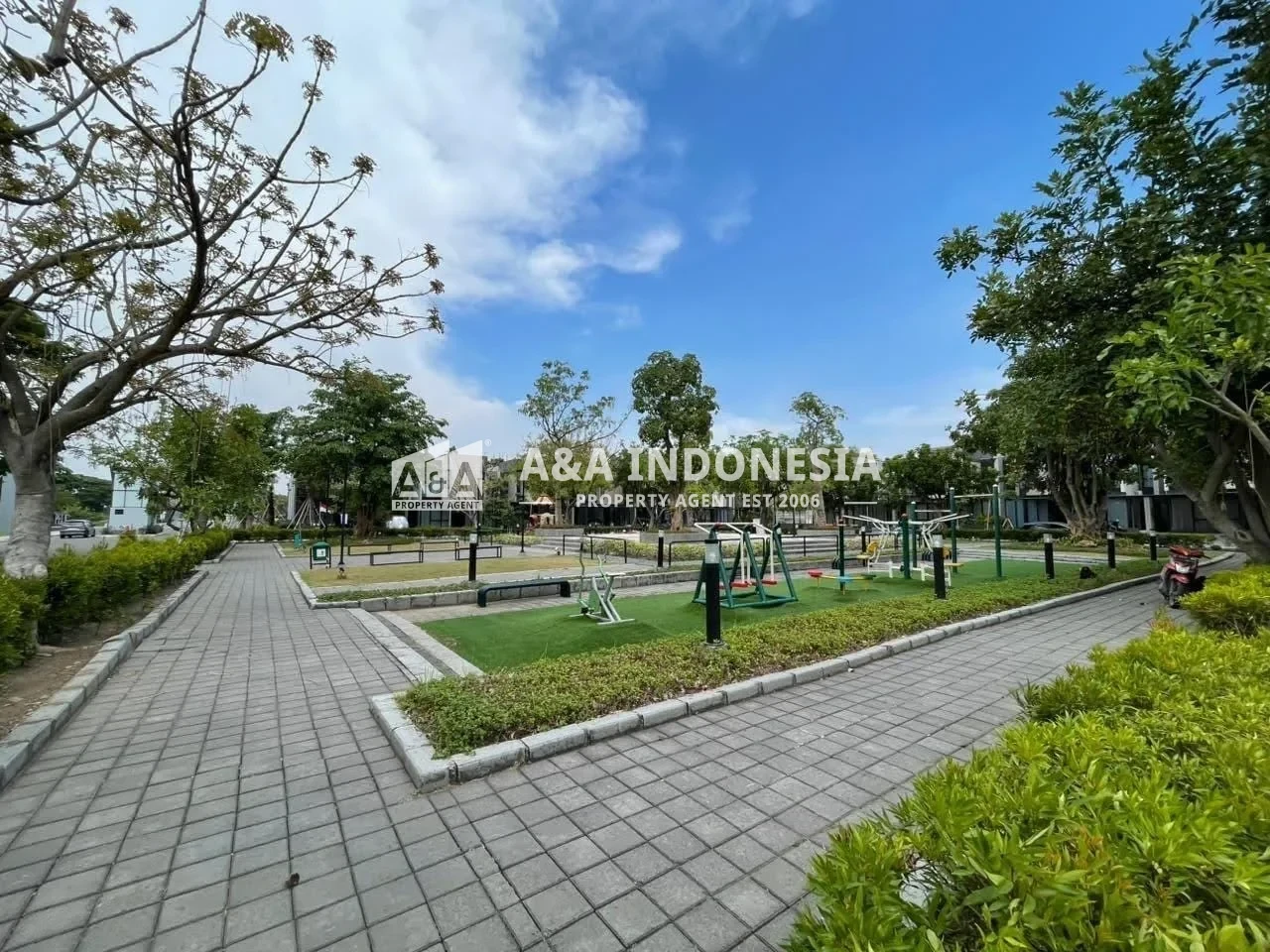 Dijual Rumah Baru 2 Lantai Harga Murah Lokasi Strategis Pelican Hill Citraland Surabaya Barat - Thumbnail 4