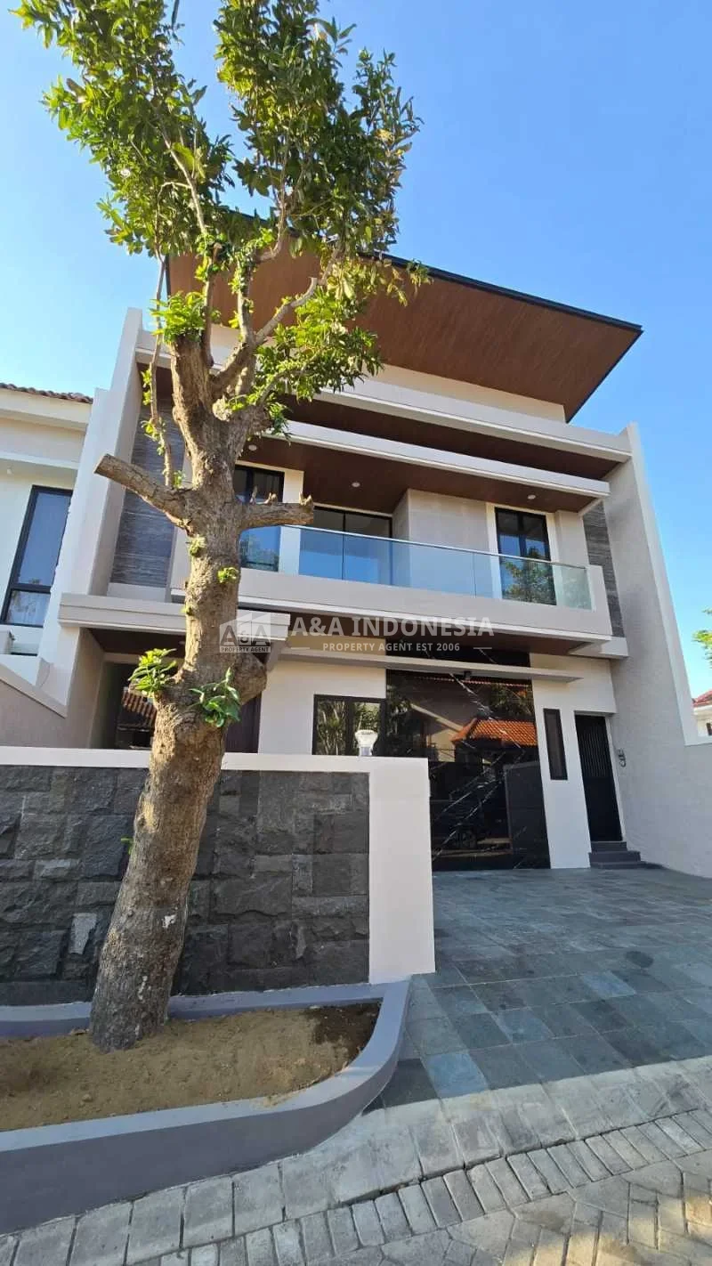 Rumah baru International Village, Citraland Surabaya barat