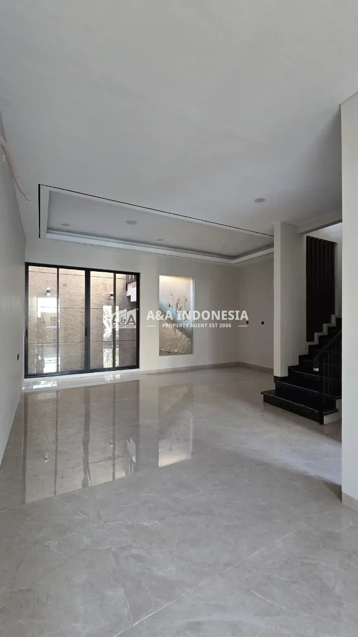 Dijual Rumah Baru Gress Nyaman, Lokasi Premium International Village Citraland Surabaya Barat - Thumbnail 6
