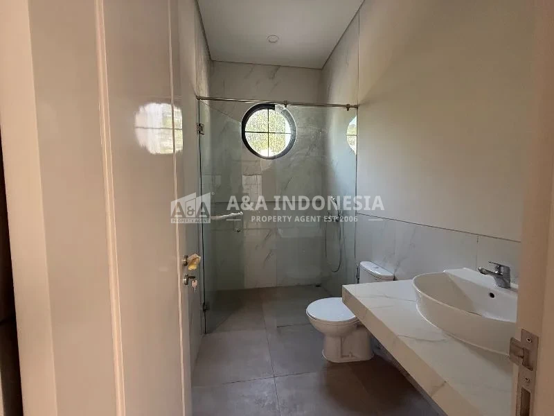 Rumah Baru Model American Modern Citraland Surabaya Barat - Thumbnail 5
