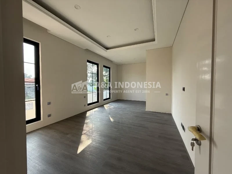 Rumah Baru Model American Modern Citraland Surabaya Barat - Thumbnail 7